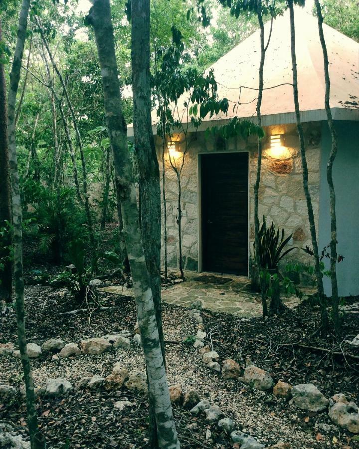 Escarabajo Rojo Bed & Breakfast Tulum Eksteriør bilde