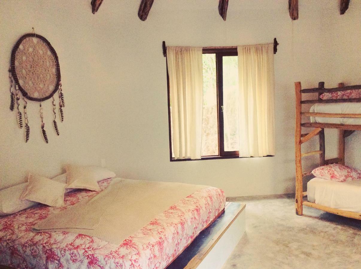 Escarabajo Rojo Bed & Breakfast Tulum Eksteriør bilde